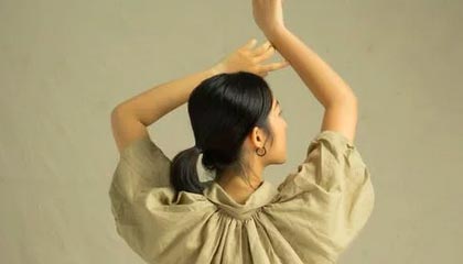 开云下载-T1险胜CLG，Chovy高光表现