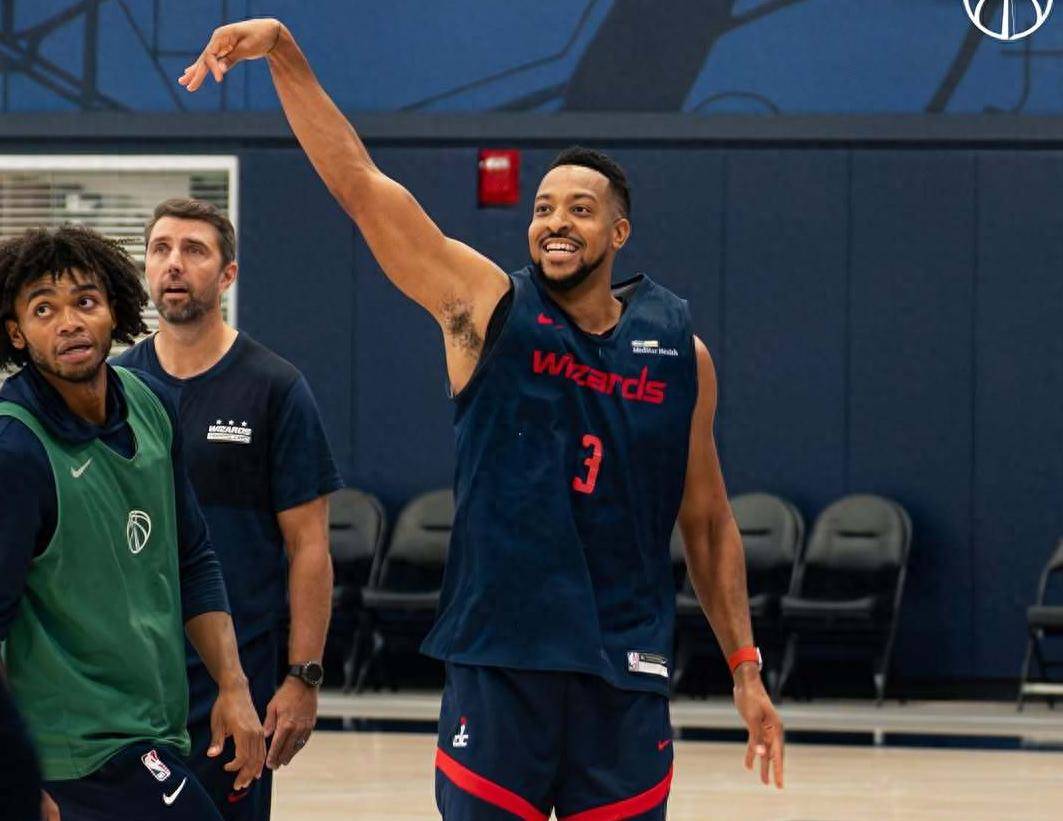 开云体育中国-国王横扫独行侠，麦科勒姆关键制胜