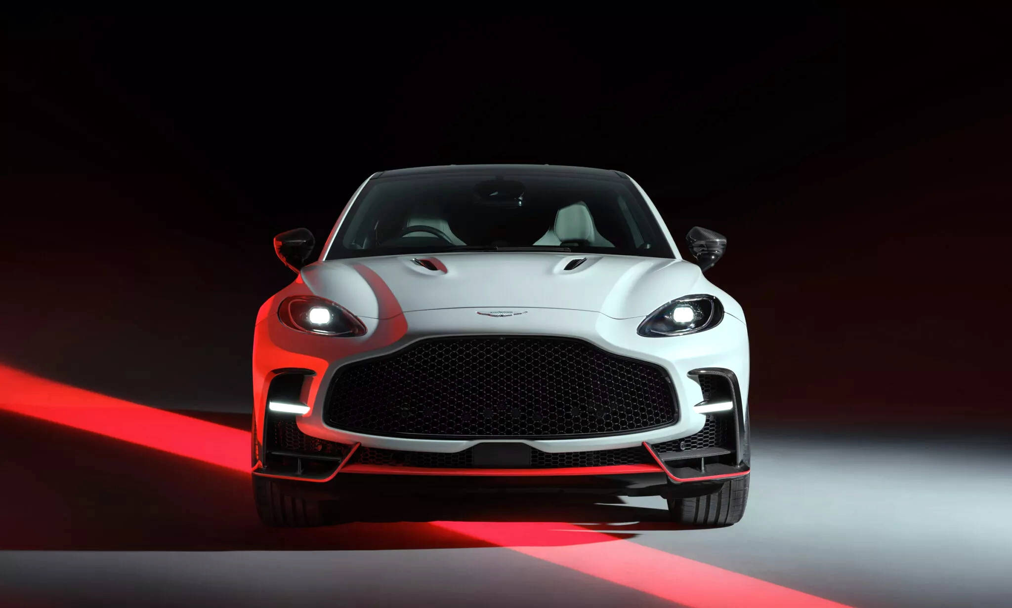 法拉利完胜阿斯顿马丁，拉塞尔状态火热的简单介绍