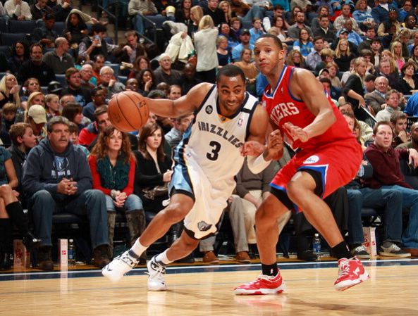 灰熊碾压76人,福克斯高光表现 灰熊碾压76人,福克斯高光表现